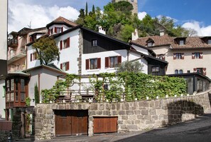 Exterior - Room 'Junior Suite 1' with Mountain View and Wi-Fi (Merano)