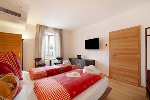 1 bedroom, free WiFi, bed sheets - Room 'Junior Suite 1' with Mountain View and Wi-Fi (Merano)