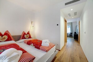 1 bedroom, free WiFi, bed sheets - Room 'Elite 2' with Mountain View and Wi-Fi (Merano)