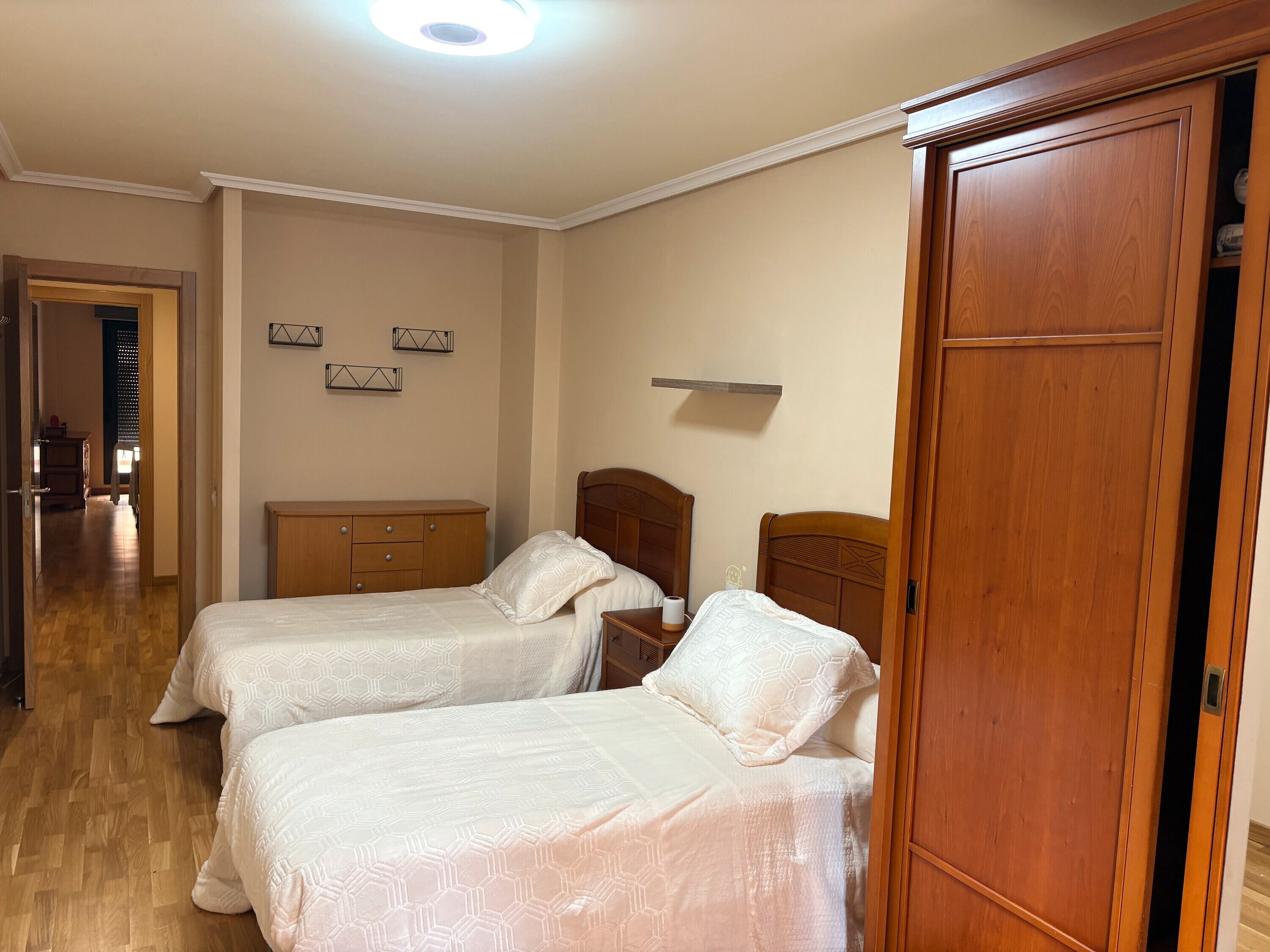 2 bedrooms, free WiFi, bed sheets