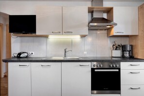 Kühlschrank, Ofen, Herdplatte, Geschirrspüler