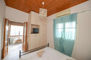 1 bedroom, iron/ironing board, free WiFi, bed sheets