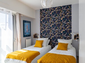 2 bedrooms
