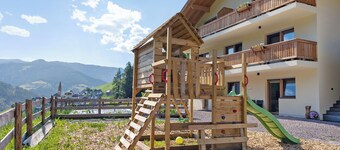 Apartment 'Lü Da Plazores Codà' with Mountain View, Shared Garden and Wi-Fi