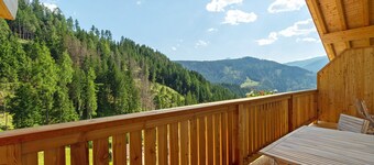 Apartment 'Lü Da Plazores Codà' with Mountain View, Shared Garden and Wi-Fi