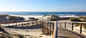 Apartment 'Ocean and River' with Wi-Fi