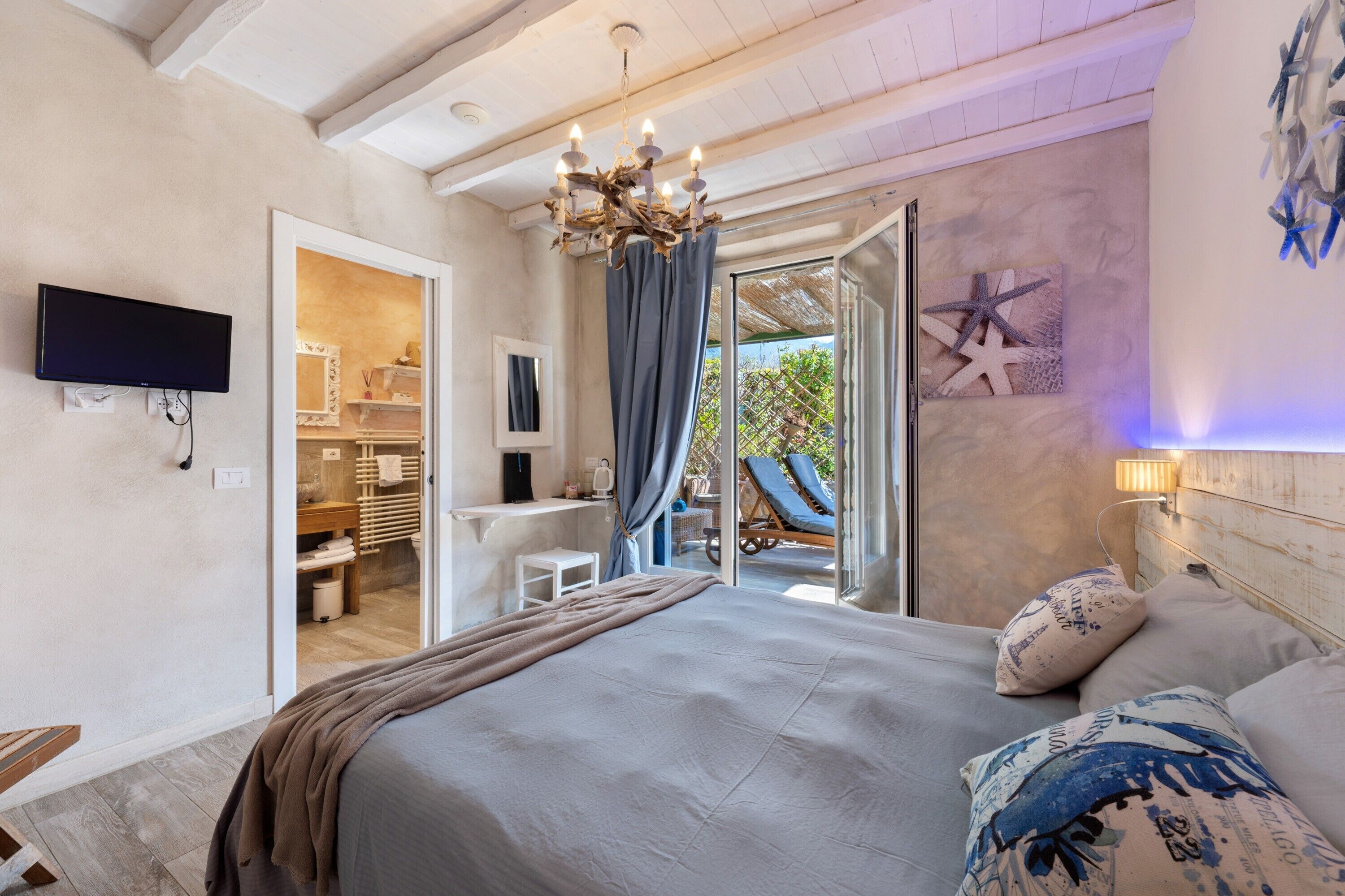 1 camera, Wi-Fi gratuito, lenzuola