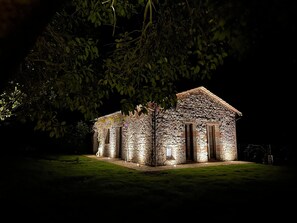 Exterior - Holiday Home 'Rustico Con Jacuzzi In Toscana' with Shared Pool, Wi-Fi and Air Conditioning (Colle di Val d'Elsa)