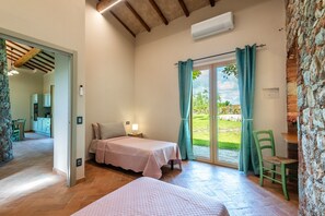 2 bedrooms, iron/ironing board, free WiFi, bed sheets - Holiday Home 'Rustico Con Jacuzzi In Toscana' with Shared Pool, Wi-Fi and Air Conditioning (Colle di Val d'Elsa)
