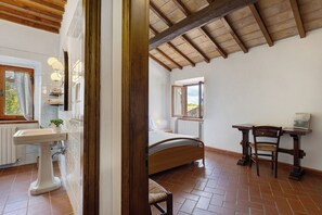 4 Schlafzimmer, Bügeleisen/Bügelbrett, kostenloses WLAN, Bettwäsche