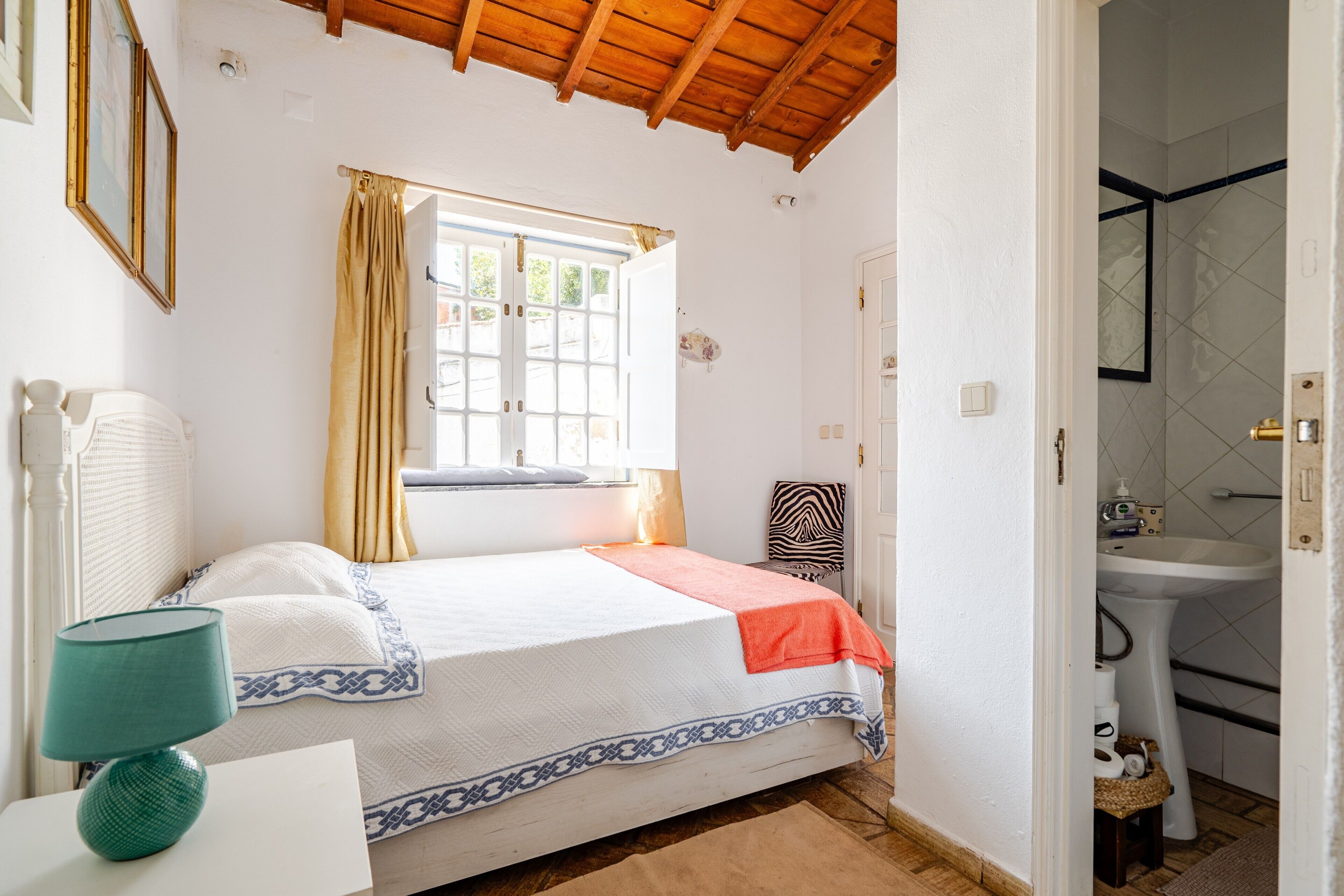 1 camera, ferro/asse da stiro, Wi-Fi gratuito, lenzuola