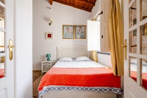 1 bedroom, iron/ironing board, free WiFi, bed sheets - Holiday Home 'Casa Da Guia' with Private Garden, Wi-Fi and Air Conditioning (Beja)