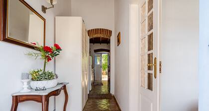 Holiday Home 'Casa Da Guia' with Private Garden, Wi-Fi and Air Conditioning