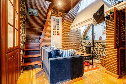 Apartment 'Casa Do Castelo' with Wi-Fi and Air Conditioning