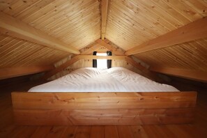 House | 2 bedrooms, individually furnished, bed sheets - Frisian Hideaway With Style (Tjerkgaast)