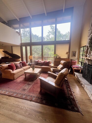 Woodland Sanctuary Walking Distance to towns of San Anselmo and San Rafael