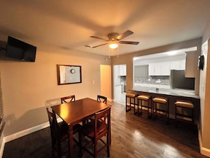 Dining - Charming 2-bedroom upper duplex in fabulous Detroit minutes from downtown! (Detroit)