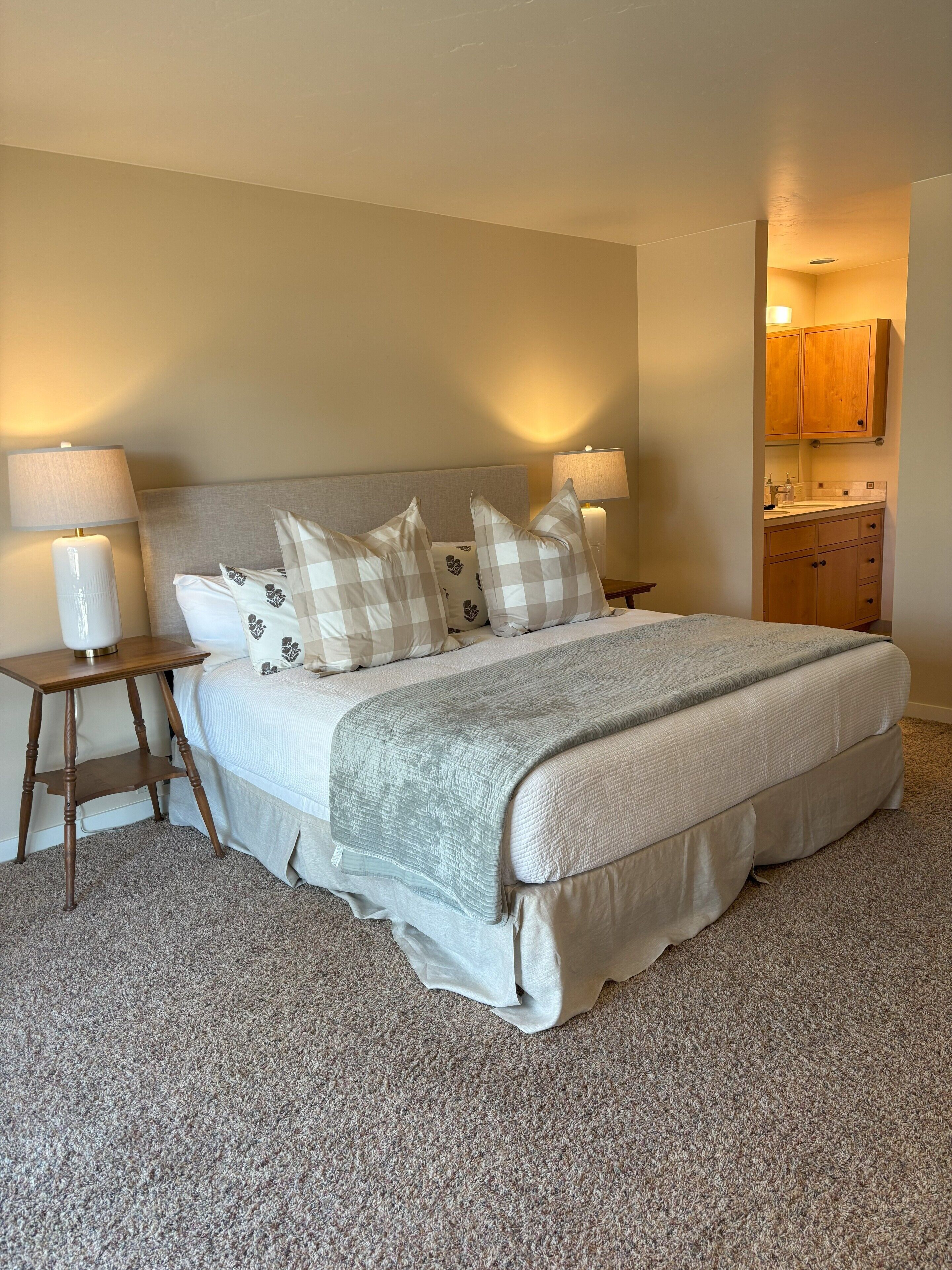2 bedrooms, desk, iron/ironing board, free WiFi