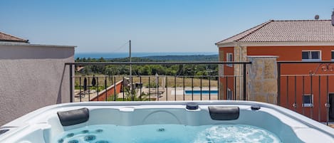 Villa | Balcony