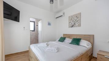 Villa | 4 bedrooms, iron/ironing board