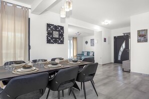 Villa | Dining - Villa in Krnica With Pool Near Pebble Beach (Marcana)