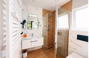 House | Bathroom | Towels - Holiday Home Near the Sea, Trzesacz (Rewal)