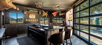 The Flagstaff Retreat- Best backyard in Flagstaff