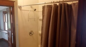 Handtücher, Seife, Toilettenpapier