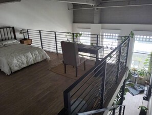 1 bedroom, iron/ironing board, WiFi, bed sheets - Penthouse loft apartment in downtown San Diego with WiFi, fitness room (San Diego)
