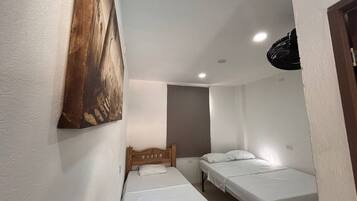 Classic Room, Pool View | Bed sheets