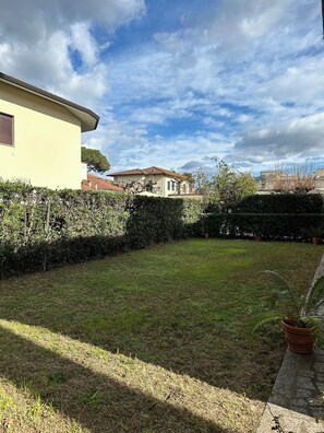 Property grounds - The Pearl of the Sea (Marina di Pietrasanta)