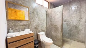 Douche, sèche-cheveux