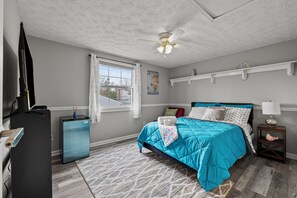 3 bedrooms, iron/ironing board, WiFi, bed sheets