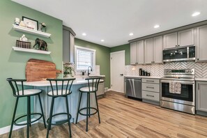 Fridge, microwave, oven, stovetop - ~ The Urban Oasis ~ MSU~ Modern (Mankato)