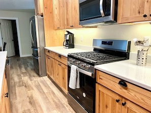 Refrigerador, microondas, horno, placa de cocina