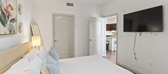 Charming 1-bedroom apartment in Frisco with WiFi, fitness room, AC, Work Space.