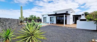 Anna Holiday Home, private heated pool