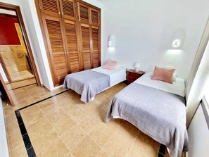 2 Schlafzimmer, Bügeleisen/Bügelbrett, Reisekinderbett, kostenloses WLAN