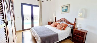 Anna Holiday Home, private heated pool
