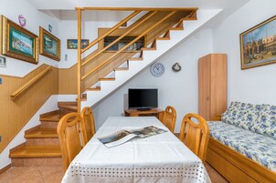 Apartment | Dining