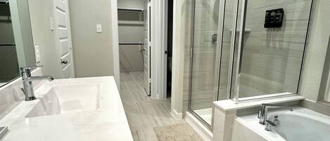 Towels, soap, shampoo, toilet paper