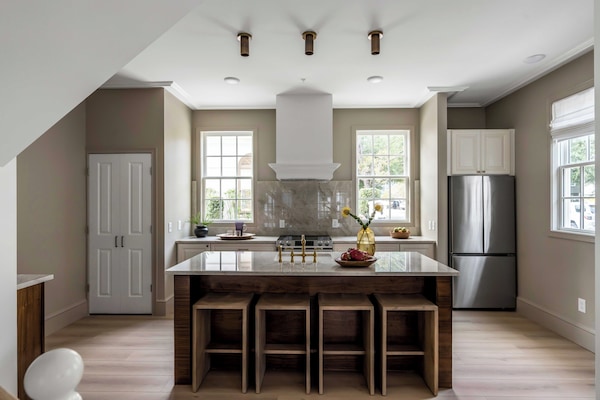 Luxury House | Private kitchen | Full-size fridge, microwave, oven, stovetop