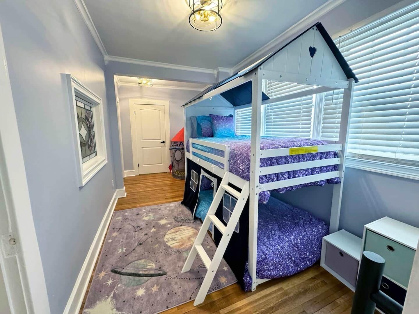 5 bedrooms, in-room safe, desk, iron/ironing board