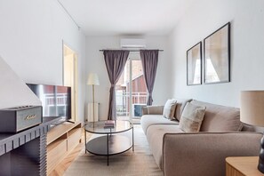 Fernseher, Stereoanlage