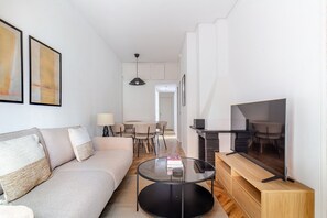 Fernseher, Stereoanlage