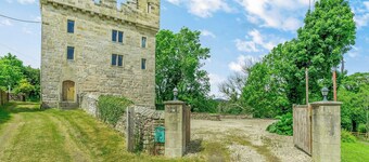 Pele Tower - UK49338