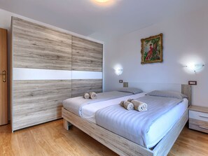 2 bedrooms, Internet