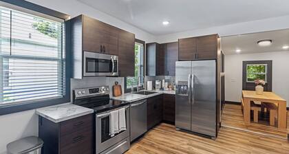 Stylish 2BR Retreat Minutes from NuLu & Downtown!