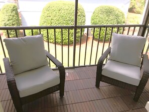 Property grounds - Sunshine Suite: Corporate Living, 2BR, Pool Access. WiFi (Wilmington)