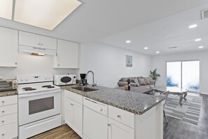 Micro-ondas, fogão, cooktop, lava-louças